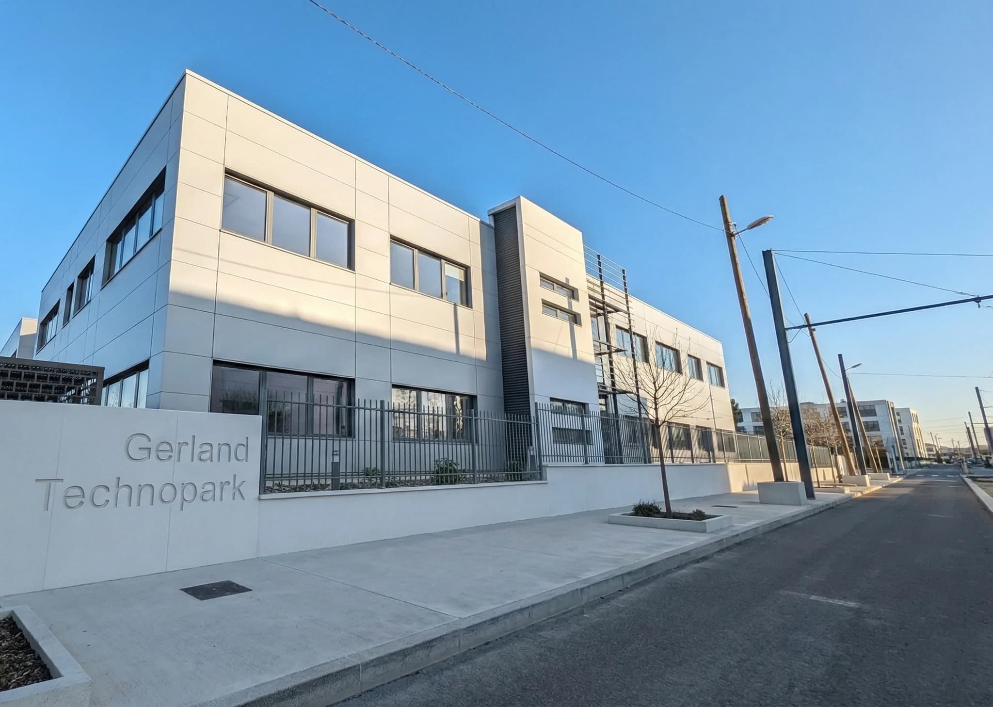 Façade du bâtiment A1 — CoworkPrysme, Lyon 7 (photo à venir)